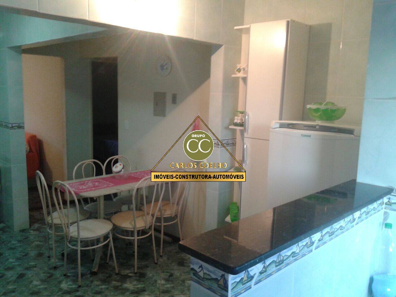Dois apartamentos na principal av. do Peró!!