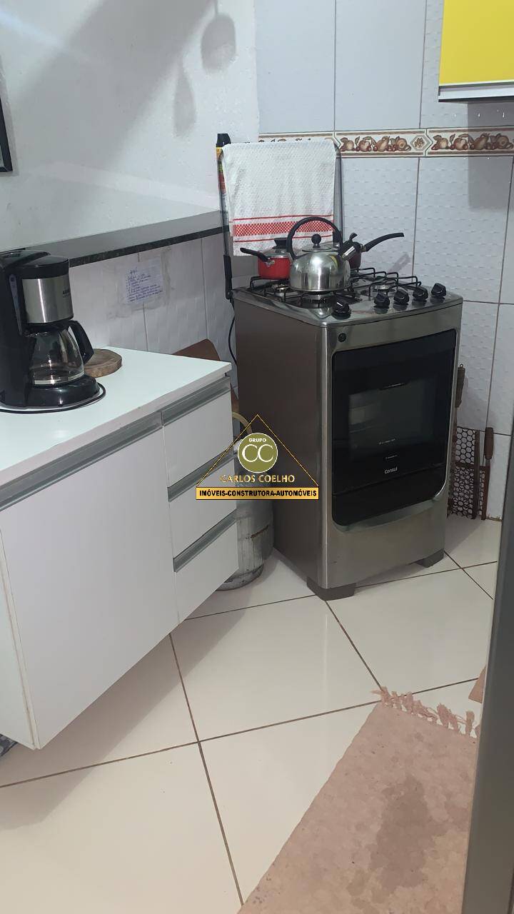 Casa à venda com 2 quartos, 52m² - Foto 2